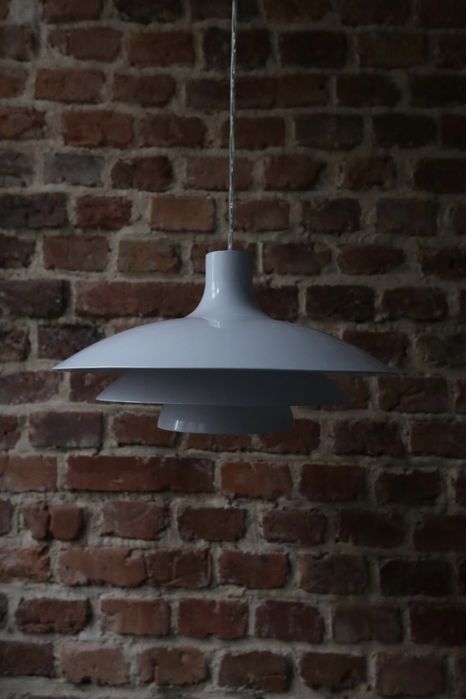 Biała duńska lampa wisząca space age mid century