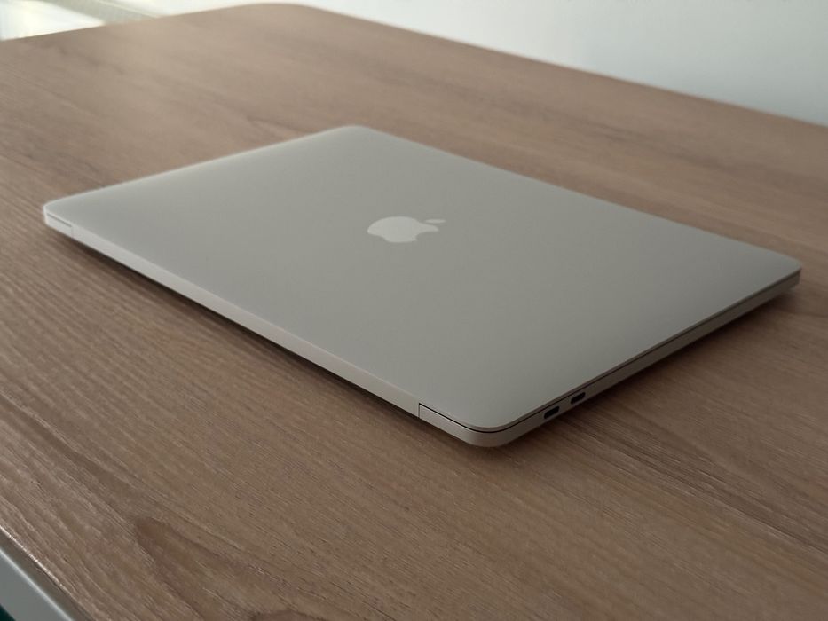 Macbook Pro 13 2020 Intel i7 32GB 2TB 4 x Thunderbolt FAKTURA