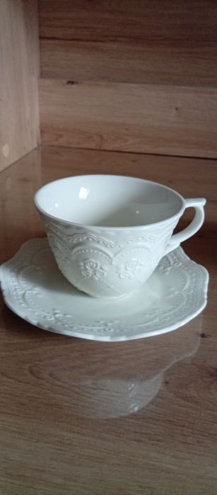 Elegancka porcelanowa filiżanka
