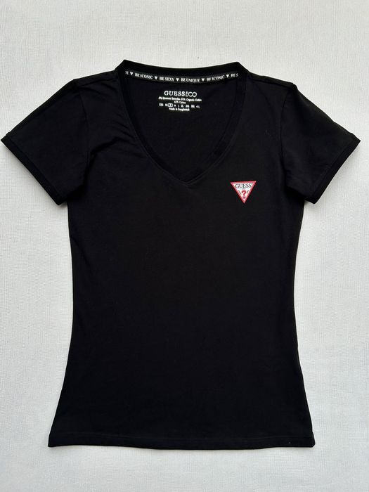 Guess T-shirt Damski Nowy w serek Rozmiar S