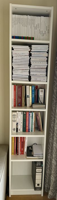 Movel branco para livros