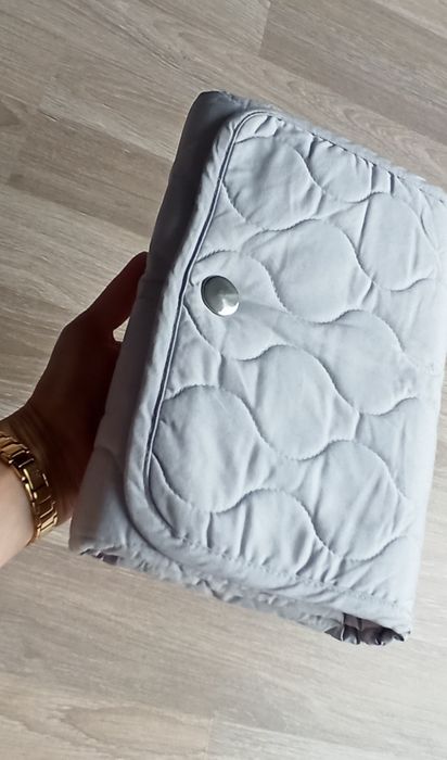 Mata do przewijania z wieloma kieszonkami H&M