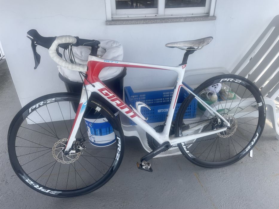 Bicicleta discos corbono. Como nova