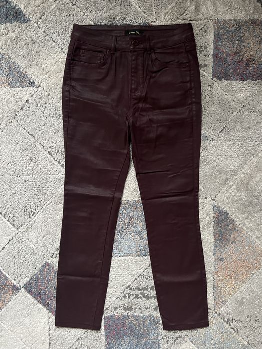Spodnie w kolorze ciemnego fioletu, Massimo Dutti