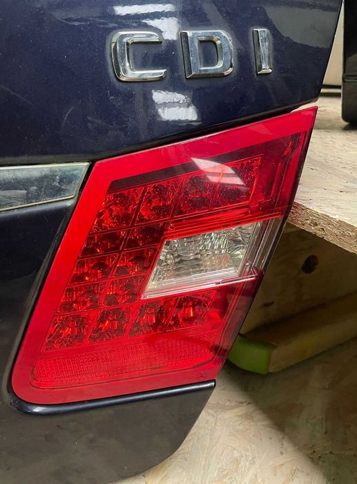 Farolim traseiro direito da mala Mercedes W212 Ano: 2011