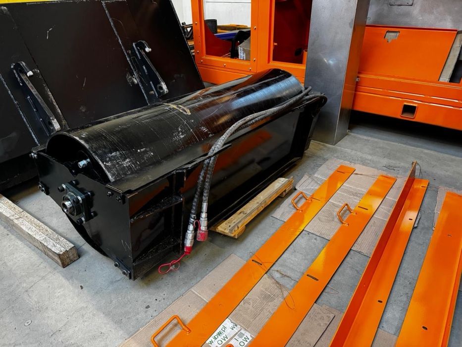 Мульчер, косилка, віброкаток, щітка, бетономішалка для Bobcat з ПДВ