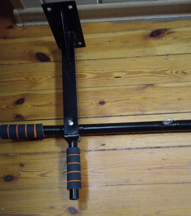 Drążek sufitowy do podciągania