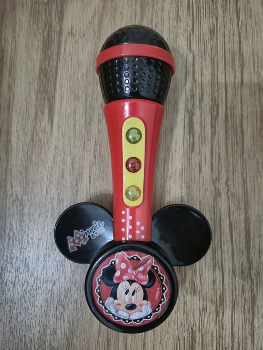 Vários brinquedos de criança