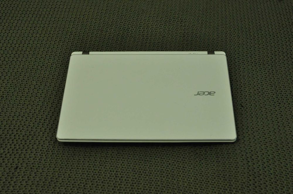 Игровой ноутбук Acer V3 (Core i5 /4Gb/SSD/Video 2Gb)
