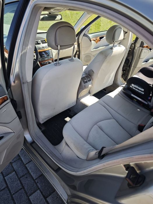 Mercedes-Benz E220 — photo 5