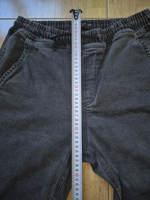Фірмові Джинси джогери w30