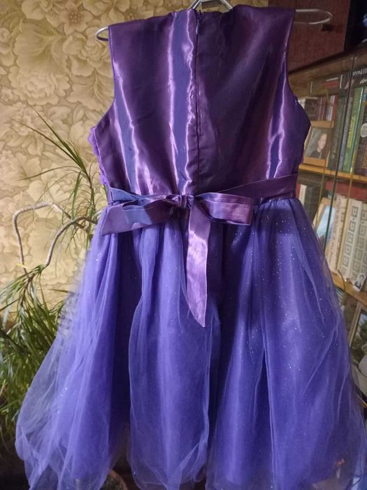 Нарядные платья  на девочку