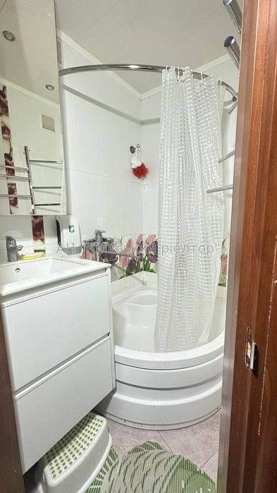 Продам чудову квартиру з ремонтом, метро Лісова. Ореста Левицького 20