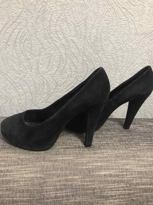 Продам туфли BeBe