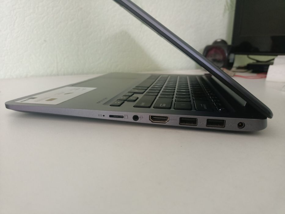 Ноутбук ASUS R420S компактный и автономный