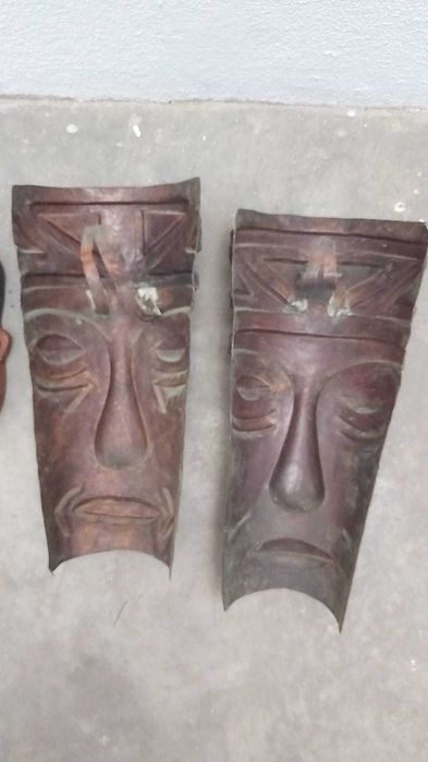 Mascaras Africanas em madeira e metalicas