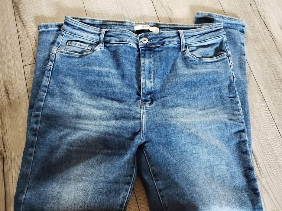Spodnie Jeans Push up 44/46