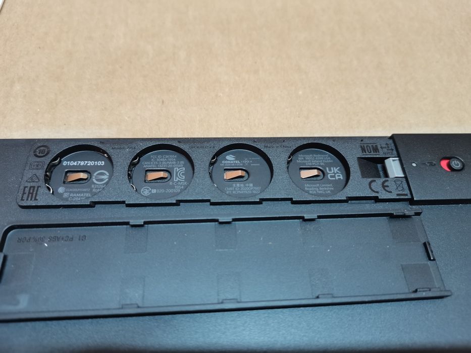 Kompaktowa klawiatura Bluetooth - AZERTY