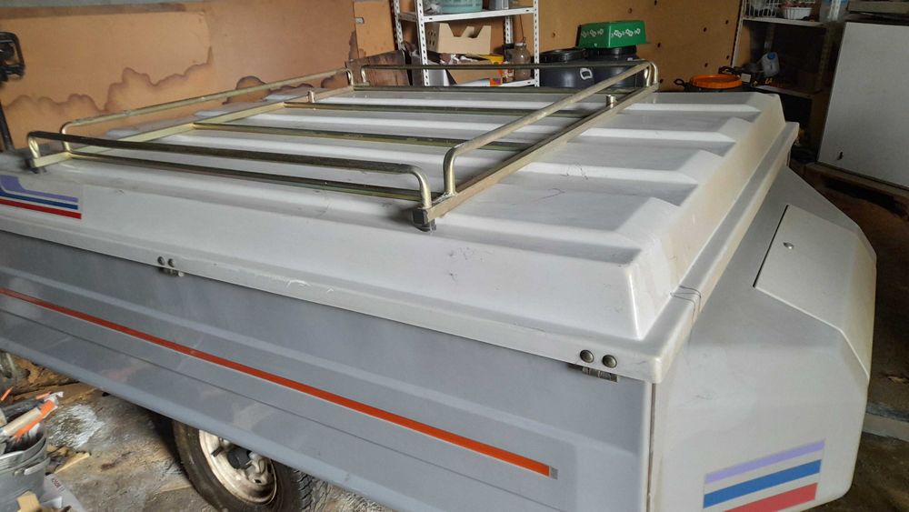 Atrelado tenda marca SAURIUM