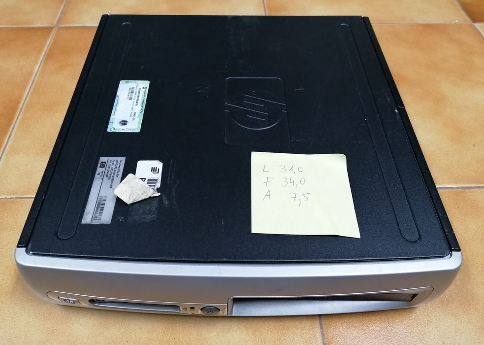 Computadores de caixa pequena com Windows 10423158080225955843