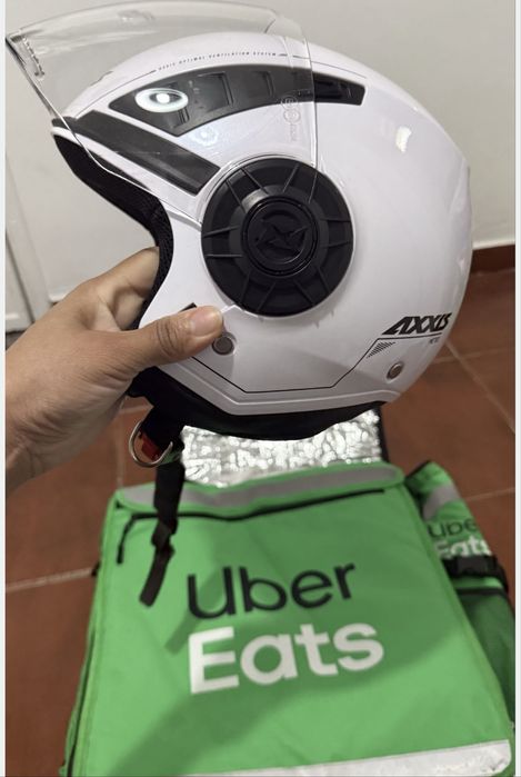 Mochila Uber Eats NOVA + Capacete Aberto – Kit por apenas 100€!