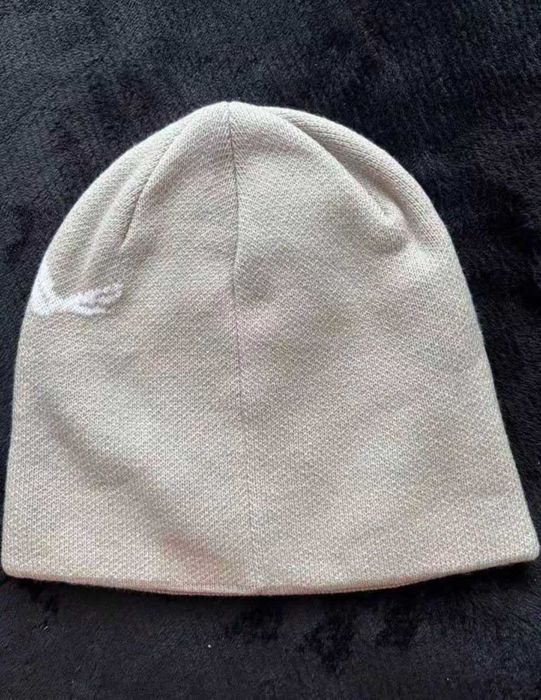 Zupełnie nowa czapka Arc'teryx