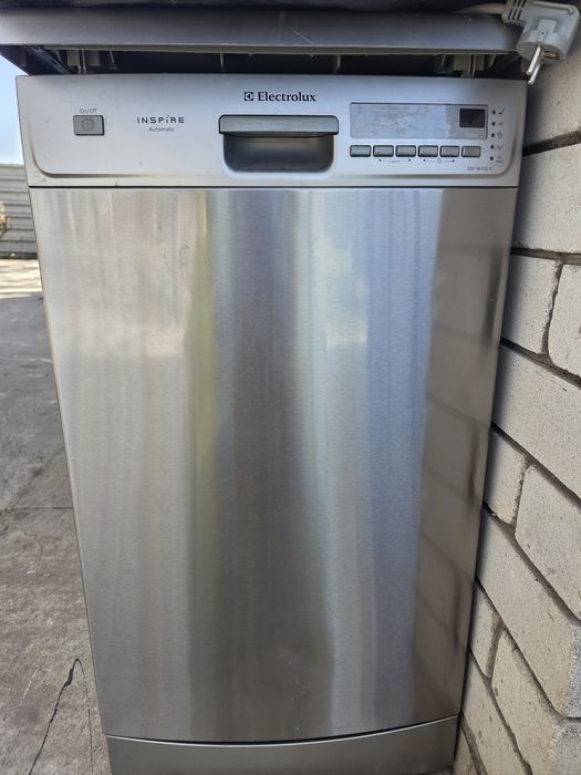 Посудомийна машина Electrolux