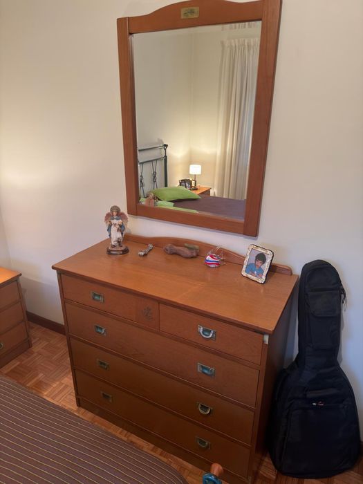 Cama+2mesinhas+Cómoda+Cadeira