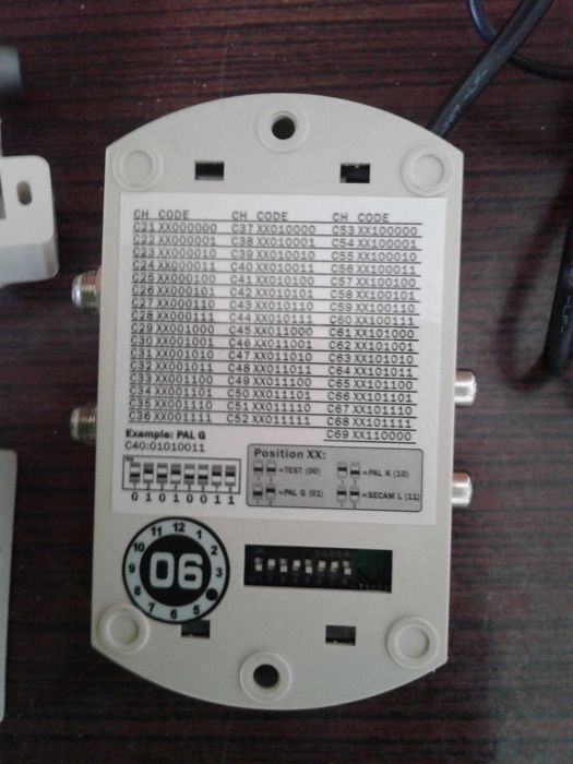 Amplificador de sinal de TV Univers, como NOVO!