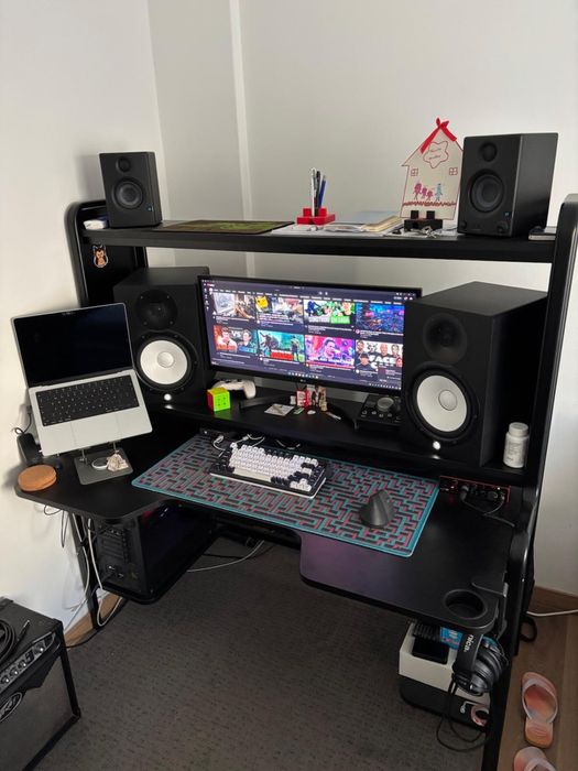 Secretária gamer IKEA FREDDE