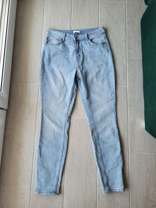 Nowe jasno niebieskie spodnie straight jeans wysoki stan rurki H&M L