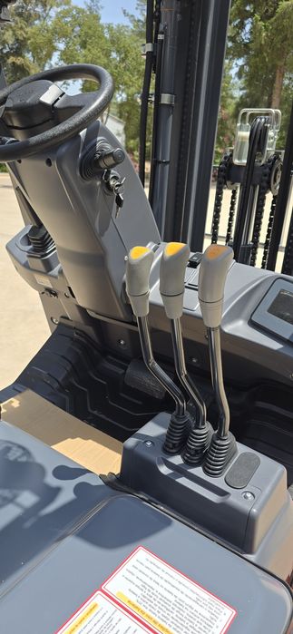 Empilhador JAC 15 L eléctrico