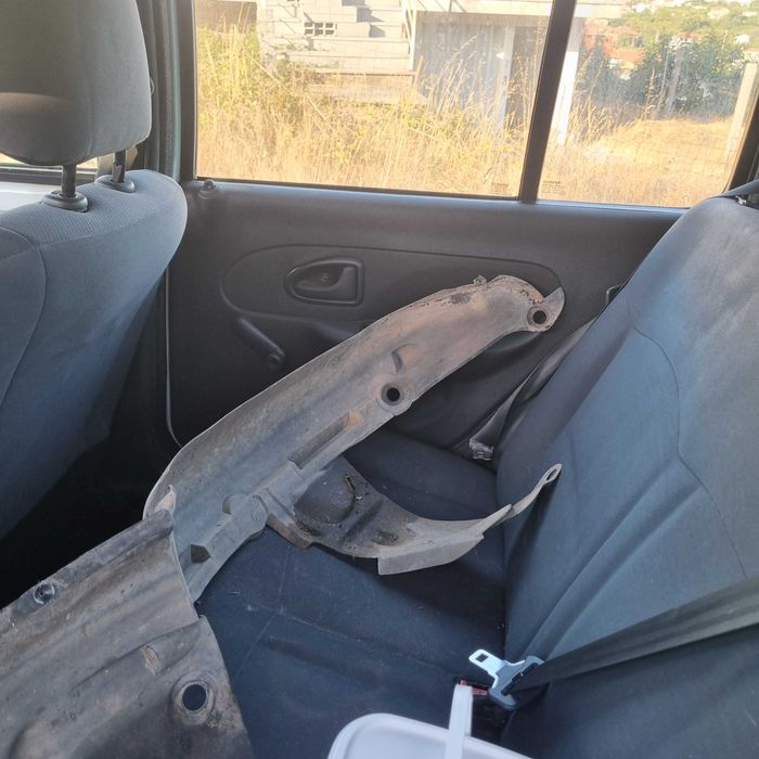 Carro para venda ou para peças