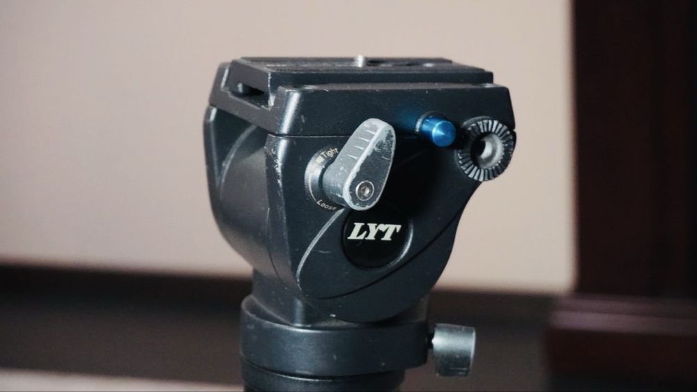 Продам монопод LYT -D293