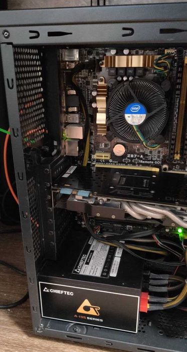 Компьютер + клавиатура в подарок (i7-4770k, SSD 120 Gb + HDD 4 Tb)