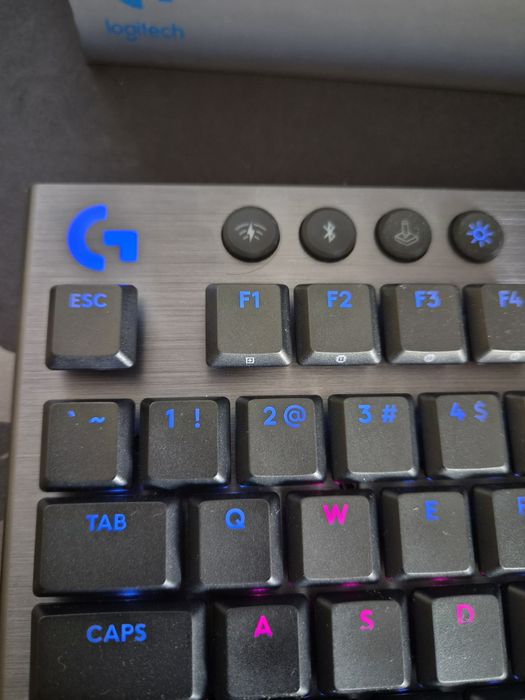 Teclado Mecânico Logitech G915 X TKL Low-Profile Lightspeed RGB Wireless US GL Tactile Switches | 2 semanas uso | com garantia