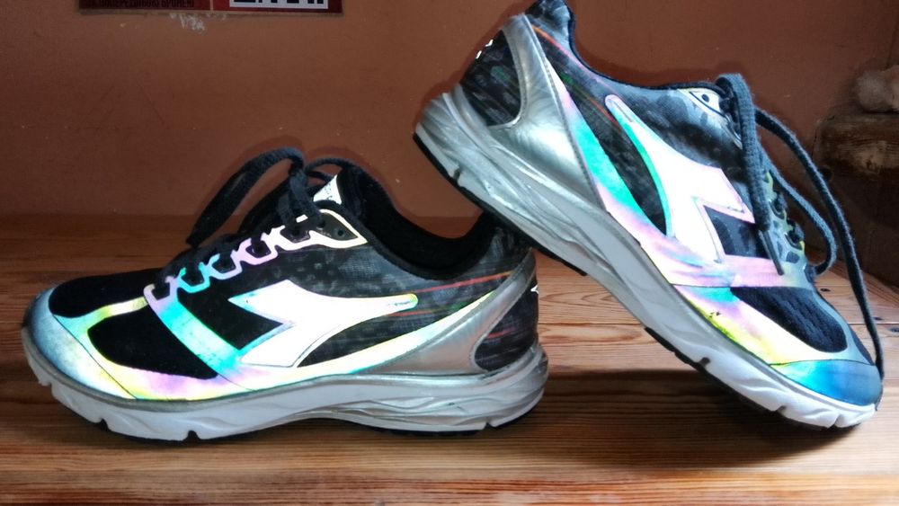 Кросівки DIADORA BLUSHILD  39р довжина стільки  26  світловібивні вста