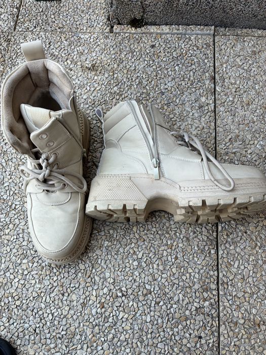 Botas crianca beges