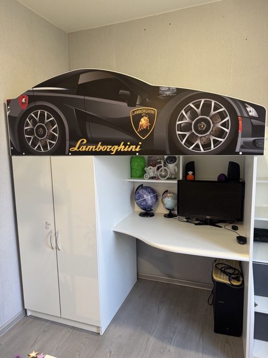 Дитяче ліжко горище