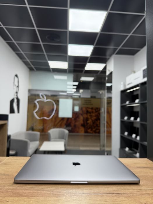 MacBook Pro 15 2018(2019) i7 • 16Gb • 256Gb 97% Макбук Гарантія