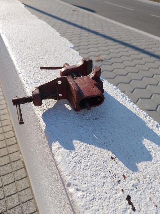 Torno pequeno em bom estado