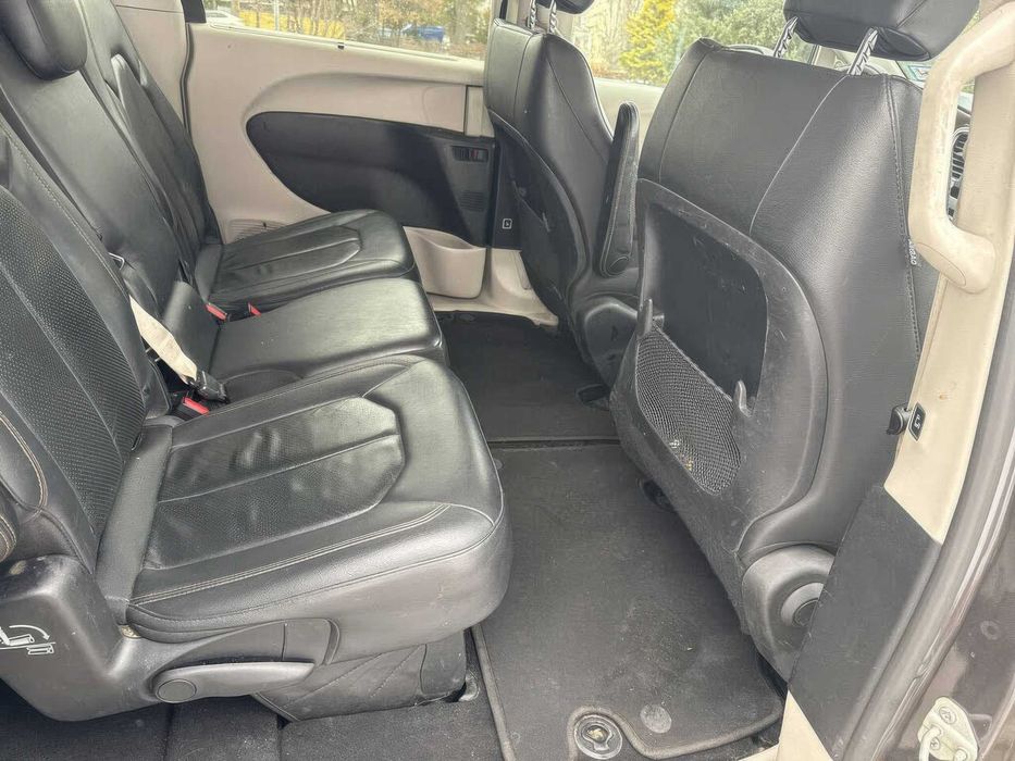 Chrysler Pacifica      2019