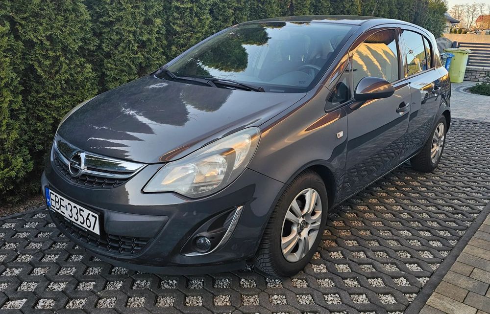 Opel Corsa sprawny, alufelgi, klimatyzacja - do poprawek lakierniczych