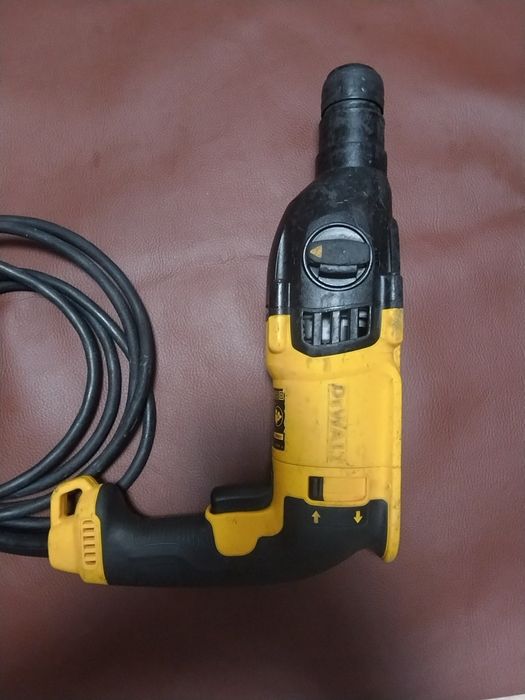Перфоратор DeWalt D25133 , болгарка Graphite 59G187