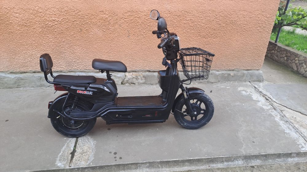 Продам електроскутер або обміняю на  скутер