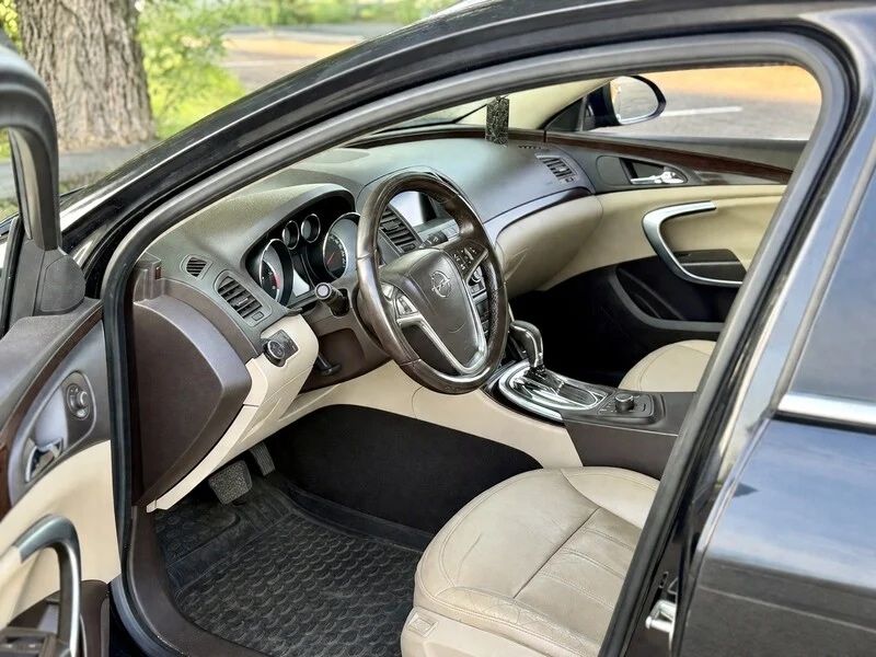 Opel Insignia 2.0 CDTI Автомат 2010