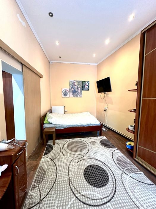 Продається 2-кімн. квартира в центрі м. Стрий.