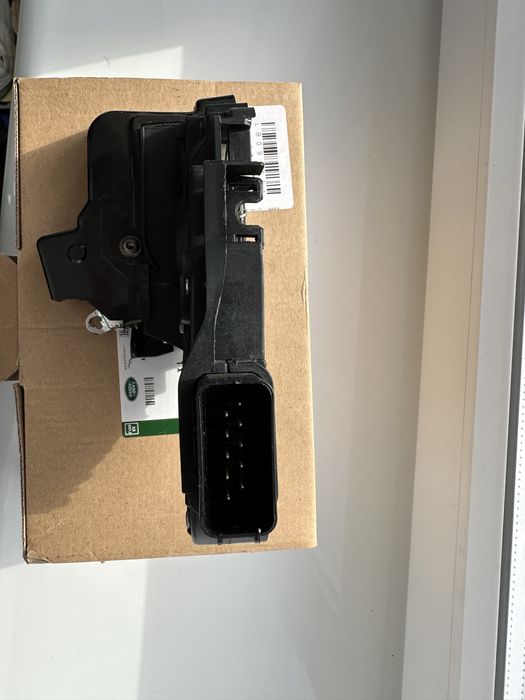 Land Rover LR091524 замок двери передней  правый под ремонт