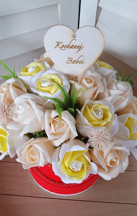 Flower box róże mydlane Kochanej Babci