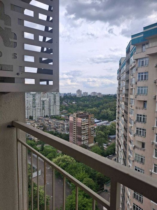продаж 2 к. кв. вул. метрополіта В.Липківського 33а Солом'янський район